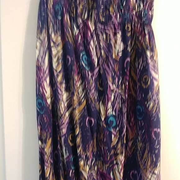 🔴 Bogo sale Peacock maxi dress - Picture 2 of 3